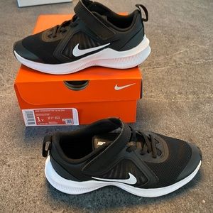 New with box, never worn, kids Nike Downshifter Sneaker